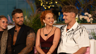 FOTO: Jakub se Cynthií a Viki s Honzou patří za silné páry na Love Islandu.