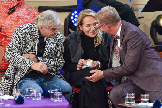 FOTO: Dagmar Havlová i Oldřich Kaiser si měli společně s Alešem Cibulkou co říct. – stránka 5