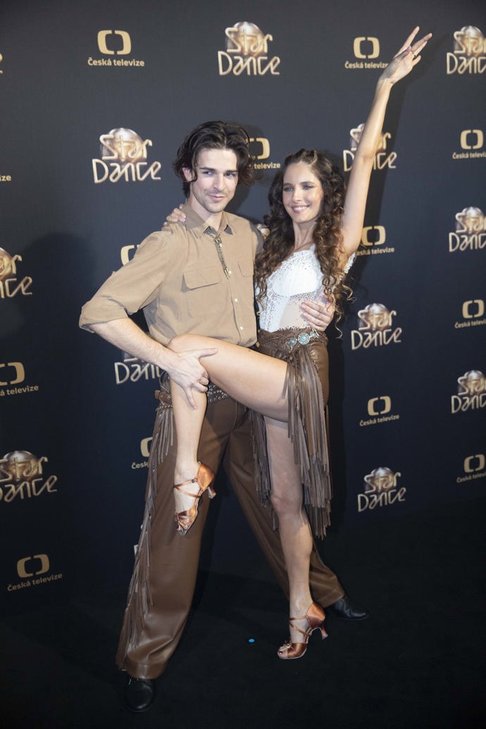 FOTO: Sara Sandeva a Daniel Makovec. – stránka 31