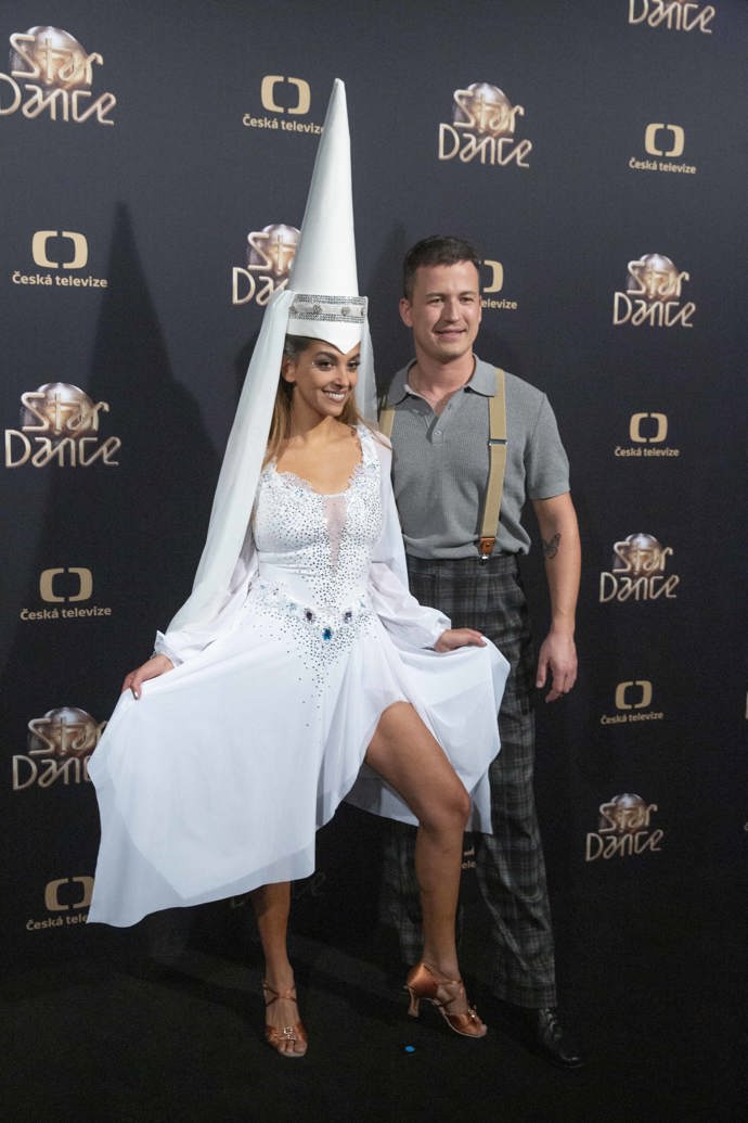 FOTO: Luciana Tomášová a Robin Ondráček na třetím tanečním večeru StarDance. – stránka 140
