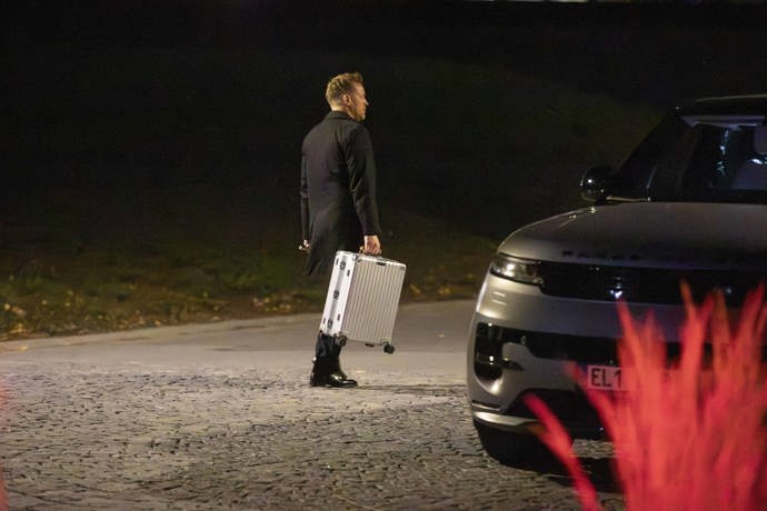 FOTO: Jakub Prachař své drahé odnesl kufr. – stránka 120