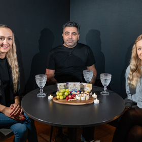 Z pořadu Outsider a Insider.