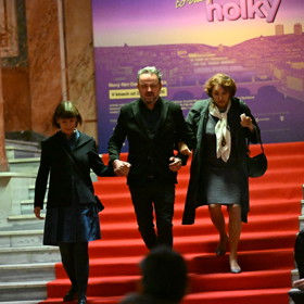 Na premiéře filmu Kluci to vidí jinak než holky došlo k nepříjemnému pádu.