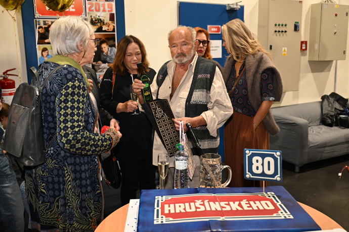 FOTO: Rudolf Hrušínský mladší byl dojatý. – stránka 37