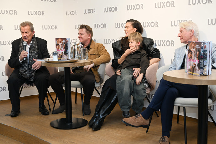 FOTO: Tři generace Kolečků na podiu. – stránka 4