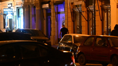 FOTO: Zápasník vyrazil do společnosti, přestože měl ten večer převzít děti.
