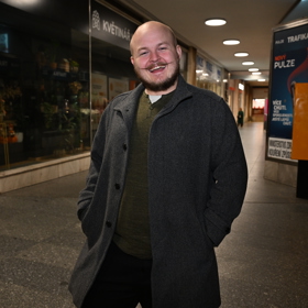 Syn slavné zpěvačky Ivety Bartošové vypadal skvěle.