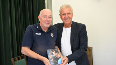 FOTO: Jozef Chovanec a Karel Felt společně s knihou Pavla Královce.