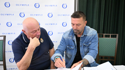 FOTO: Tomáš Řepka pár knih také podepsal.
