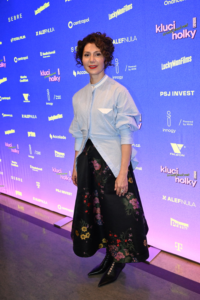 FOTO: Martha Issová na premiéře filmu Kluci to vidí jinak než holky. – stránka 6
