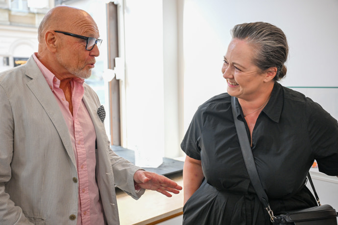 FOTO: Pavlína Saudková a Marek Vašut při konverzaci. – stránka 3