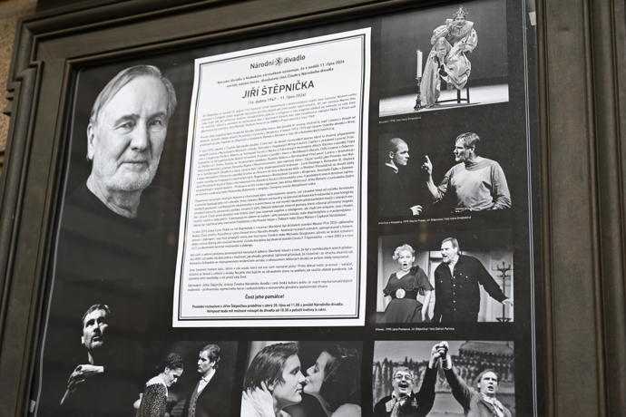FOTO: Pohřeb Jiřího Štěpničky v Národním divadle. – stránka 127