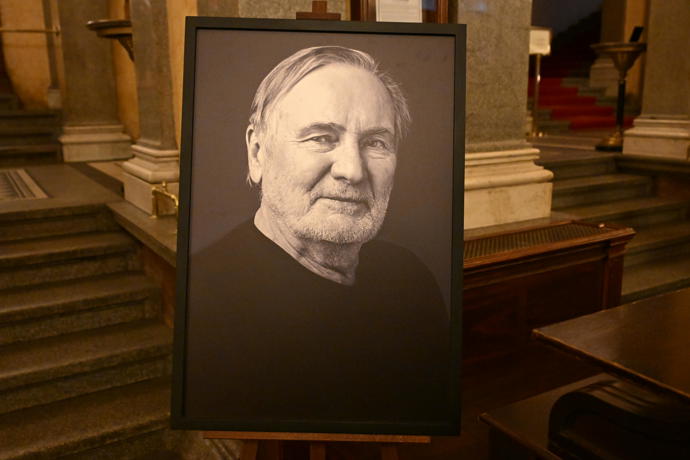 FOTO: Pohřeb Jiřího Štěpničky v Národním divadle. – stránka 106