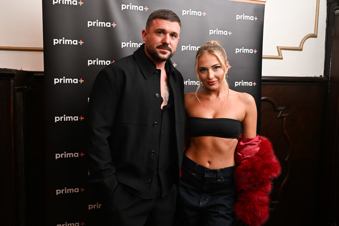 FOTO: Na premiéře se objevili i Aneta Šimečková a Jiří Pikrt, Jiří zvolil celočerný outfit. – stránka 1