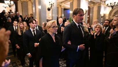 FOTO: Pohřeb Jiřího Štěpničky byl velmi emotivní. Málokdo dokázal udržet slzy.