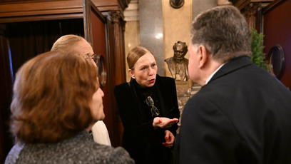 FOTO: Zuzana Stivínová s kolegy na pohřbu Jiřího Štěpničky.