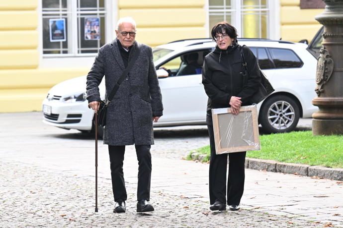 FOTO: Malíř Petr Pavlík se karu zúčastnil. – stránka 17
