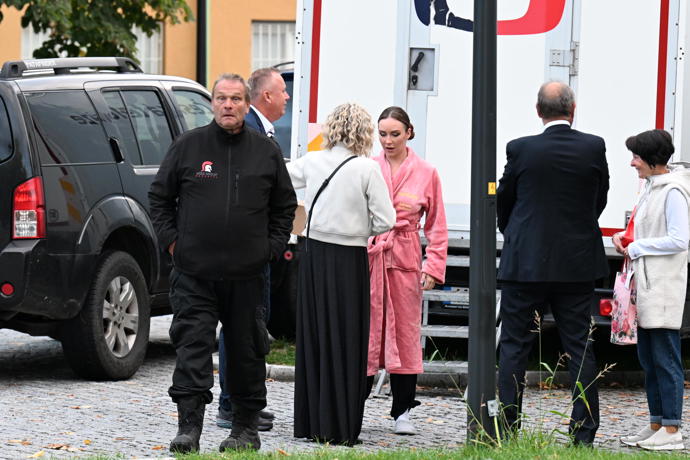 FOTO: Adriana Mašková, mistryně republky ve standardních a latinskoamerických tancích před začátkem premiéry. – stránka 253
