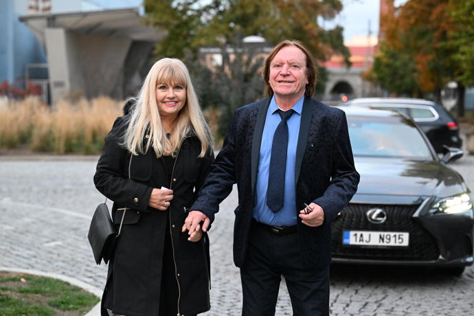 FOTO: Dana Broumová a Milan Broum rozdávali úsměvy.