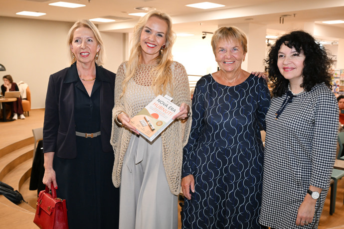 FOTO: Iva Málková, Václava Kunová, Dita Pichlerová a Karolina Ponocná Kamberská v knize rozebírají moderní léky na obezitu. – stránka 2