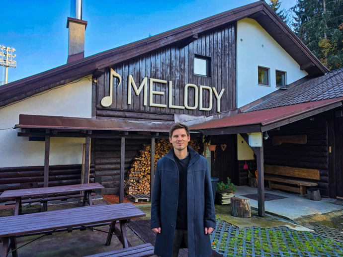 FOTO: Melody je po statku Na Pořád a Polárce třetím velkým budovatelským projektem Pavla Callty. – stránka 1