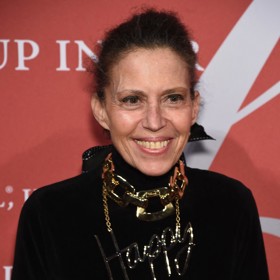 Módní návrhářka Donna Karan stojí za legendární filozofií z 80. let, která tvrdí, že k dokonalému šatníku vám stačí pouhých sedm kousků.