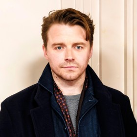 Jack Lowden zase nebude na rozdíl od Elordiho stínit samotnou značku 007.