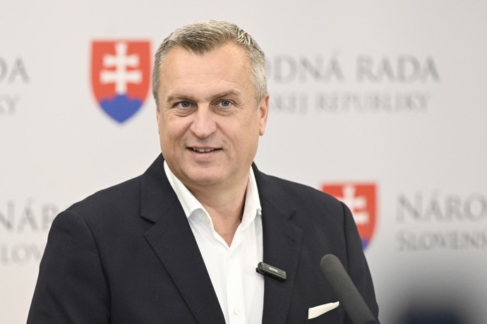 FOTO: Andrej Danko je předseda slovenské SNS. – stránka 1