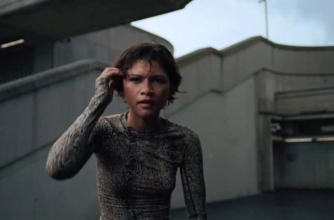 FOTO: Zendaya natáčela na pražském Strahově. – stránka 1