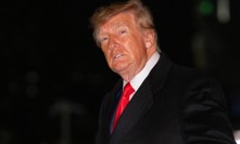 Donald Trump přiznal, že se před veřejnými vystoupeními líčí sám.