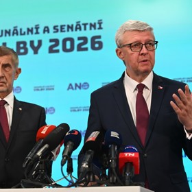 Andrej Babiš a Karel Havlíček na tiskové konferenci po sečtení hlasů v komunálních volbách.