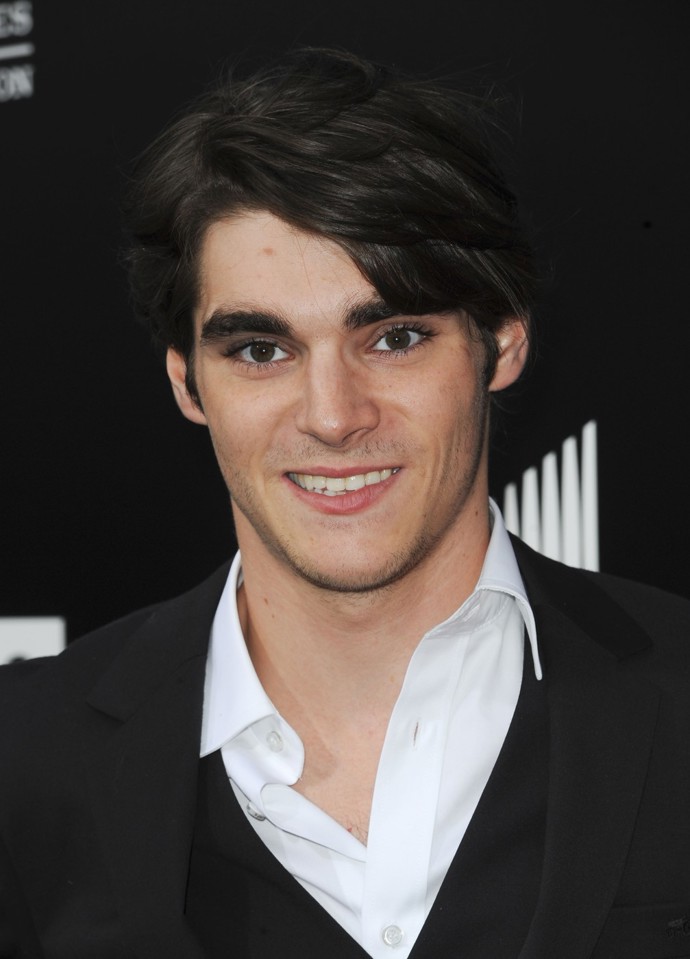 FOTO: RJ Mitte zemřel ve věku 34 let. – stránka 2