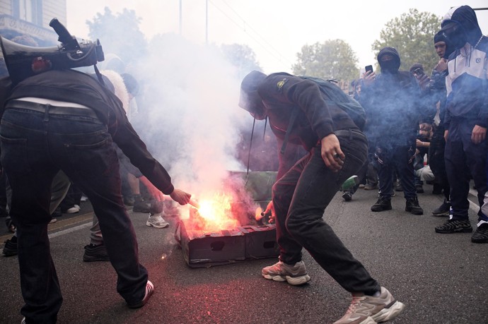 FOTO: Demonstrace se zvrhla v peklo. – stránka 11
