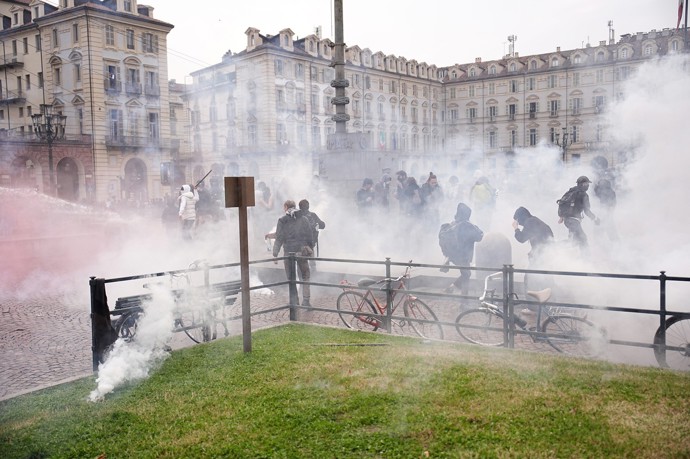 FOTO: V ulicích jde o život. – stránka 14