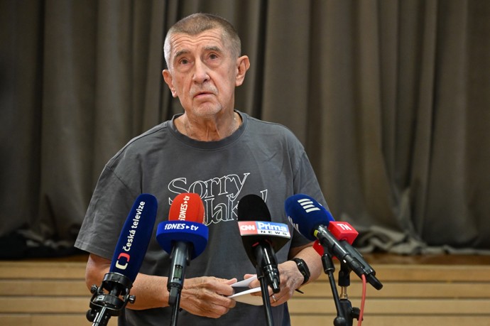 FOTO: Andrej Babiš na tiskovce k debaklu v senátních volbách. – stránka 2