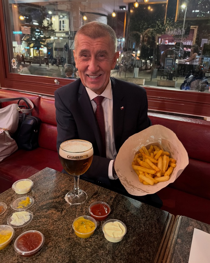 FOTO: Andrej Babiš si v Bruselu zašel do jedné z místních restaurací. – stránka 6