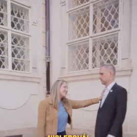 Tereza Nislerová ve videu zdůraznila, že pirátskou kampaň v Praze řídí ona.