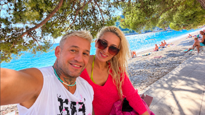 FOTO: Sámer Issa a Lucy Junk si užívali v Chorvatsku.