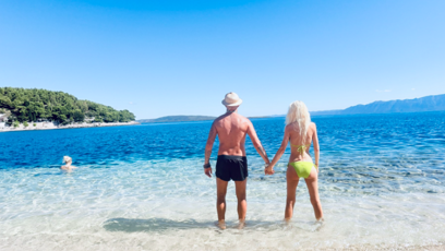 FOTO: Lucy a Sámer si pobyt u moře velmi chválili.