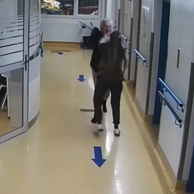 Opilec napadl v nemocnici sestřičku.