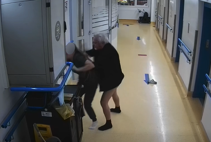 FOTO: K děsivému incidentu došlo na urgentním příjmu nemocnice v bratislavské čtvrti Kramáre. – stránka 5