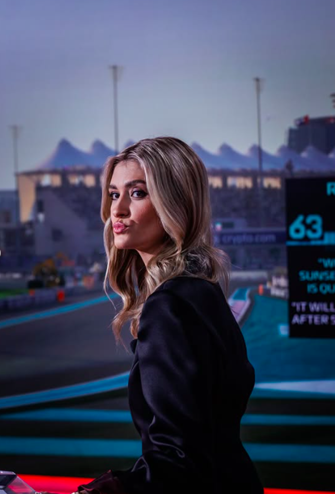 FOTO: Moderátorka komentátorského týmu Formule 1 Karolína Bulisová. – stránka 5