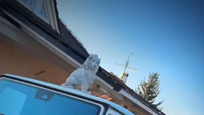 FOTO: Na prodej míří auta značky BMW a Mercedes-Benz.