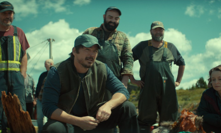 Josh Hartnett v seriálu Tam dole.