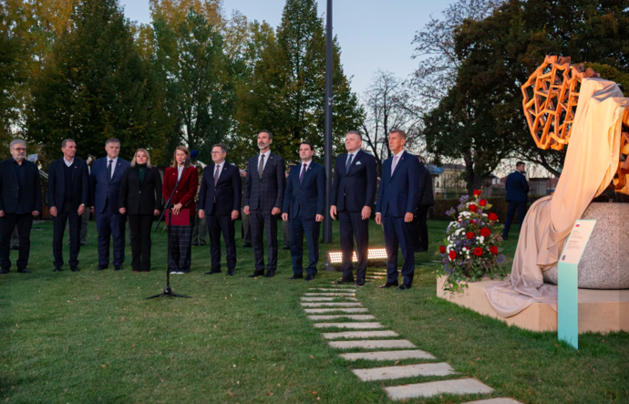 Foto k tématům Andrej Babiš, Robert Fico – stránka 15