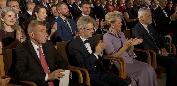 FOTO: Premiér Andrej Babiš po silném projevu prezidenta netleskal.