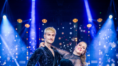 FOTO: Nesvačilová dorazila na parket s ortézou.