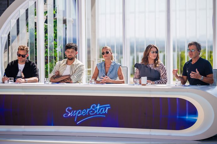 FOTO: Ewu Farnou, Paľa Haberu, Calina a Jakuba Prachaře tentokrát doplní jako hvězdný host Dara Rolins, která má s porotcováním v talentových show bohaté zkušenosti. – stránka 2