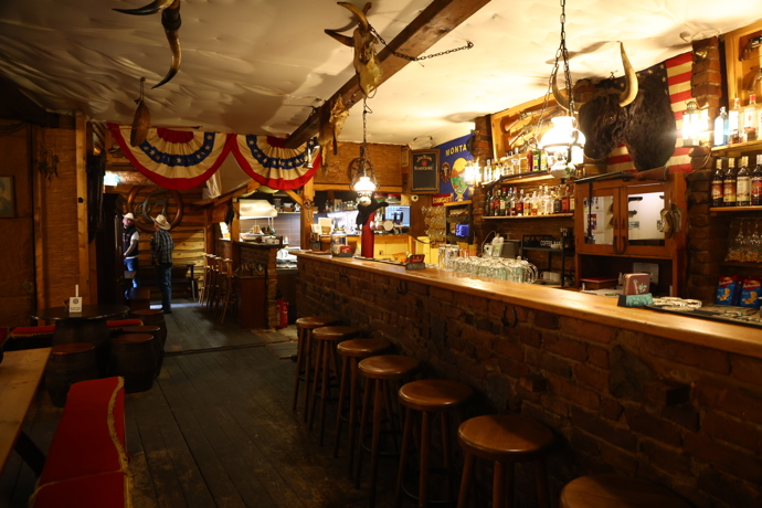 FOTO: Restaurace ACW Saloon je laděna do severoamerických motivů. – stránka 19
