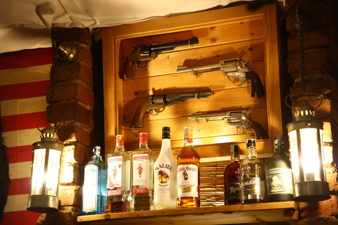 FOTO: ACW Saloon je svou výzdobou velmi specifický. – stránka 14